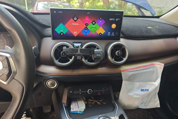 Used Wey VV5 2020 1.5T Two-Wheel Drive Smart Pioneer Audio And AC Panel