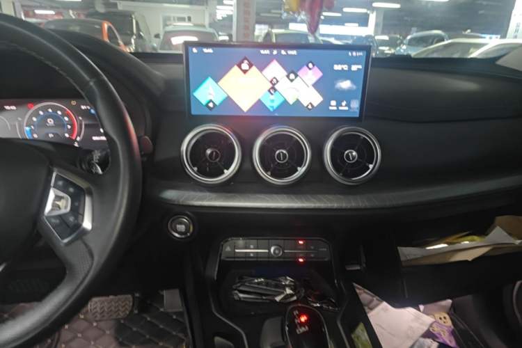 Used Wey VV5 2020 1.5T Two-Wheel Drive Smart Pioneer Audio And AC Panel