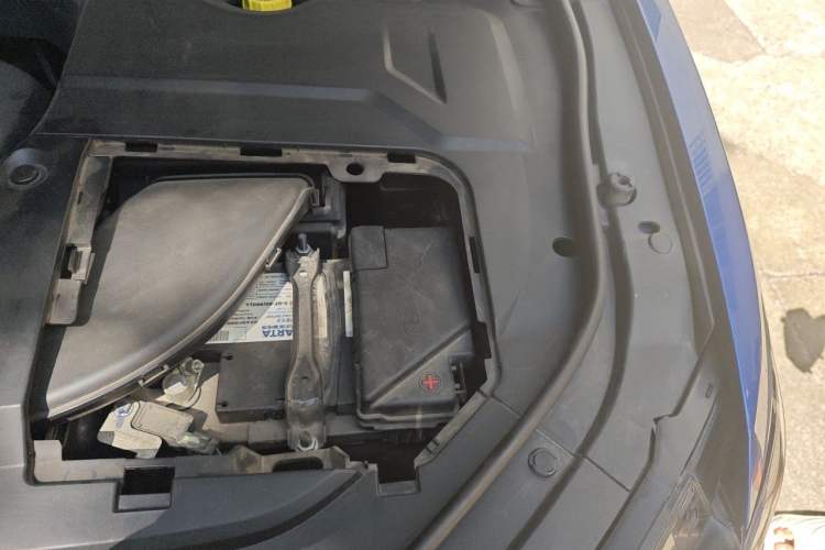 Used Wey VV5 2020 1.5T Two-Wheel Drive Smart Pioneer Engine Bay Left