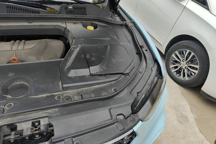 Used Wey VV5 2020 1.5T Two-Wheel Drive Smart Pioneer Engine Bay Left