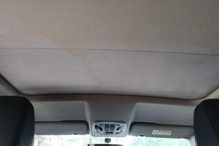 Used Wey VV5 2020 1.5T Two-Wheel Drive Color Pioneer Headliner