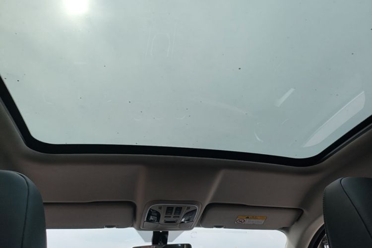 Used Wey VV5 2020 1.5T Two-Wheel Drive Color Pioneer Headliner