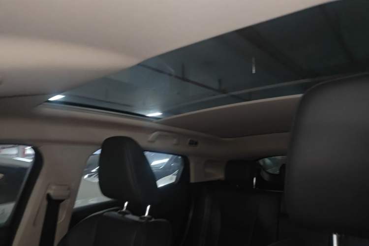 Used Wey VV5 2020 1.5T Two-Wheel Drive Smart Pioneer Headliner