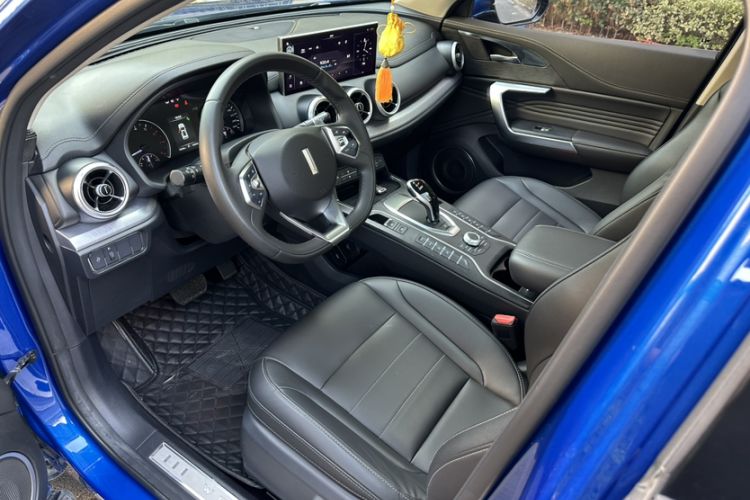 Used Wey VV5 2020 1.5T Two-Wheel Drive Color Pioneer Interior 4