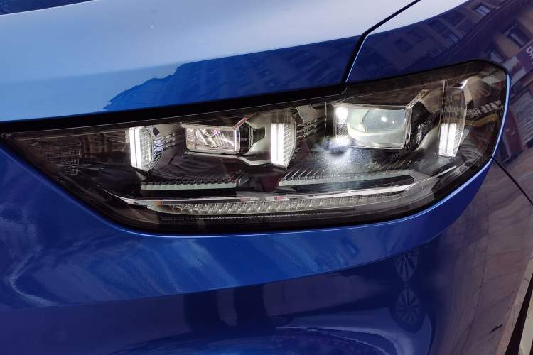 Used Wey VV5 2020 1.5T Two-Wheel Drive Color Pioneer Left Front Headlight