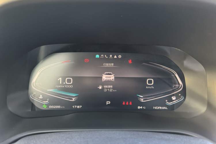 Used Wey VV5 2020 1.5T Two-Wheel Drive Smart Pioneer Odometer Close Up