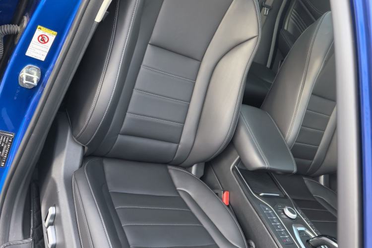 Used Wey VV5 2020 1.5T Two-Wheel Drive Smart Pioneer Right Front Seat