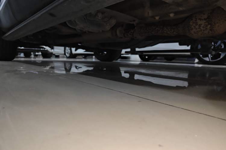 Used Wey VV5 2020 1.5T Two-Wheel Drive Smart Pioneer Right Side Sill