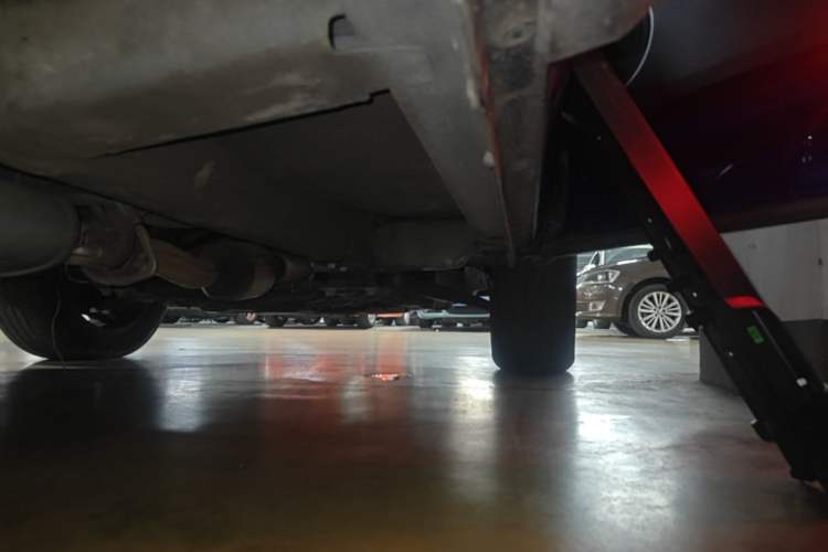 Used Wey VV5 2020 1.5T Two-Wheel Drive Smart Pioneer Right Side Sill