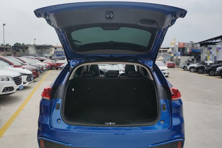 Used Wey VV5 2020 1.5T Two-Wheel Drive Color Pioneer Trunk