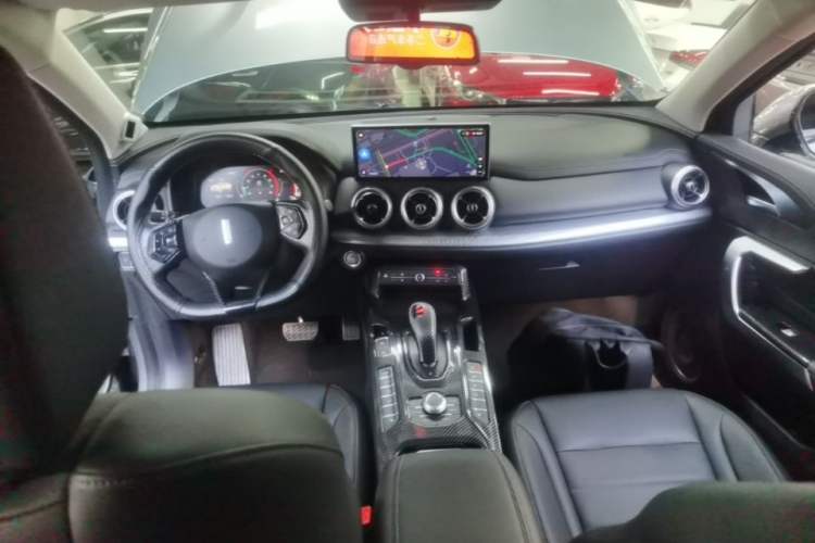 Used Wey VV5 2020 1.5T Two-Wheel Drive Smart Pioneer Center Console