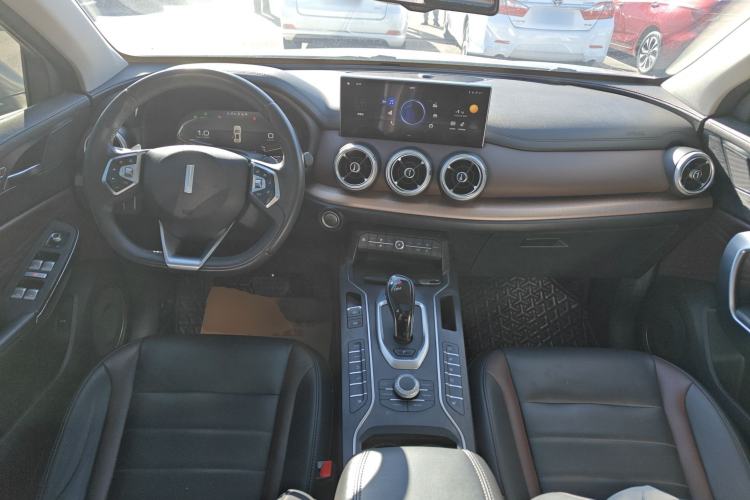 Used Wey VV5 2020 1.5T Two-Wheel Drive Smart Pioneer Center Console