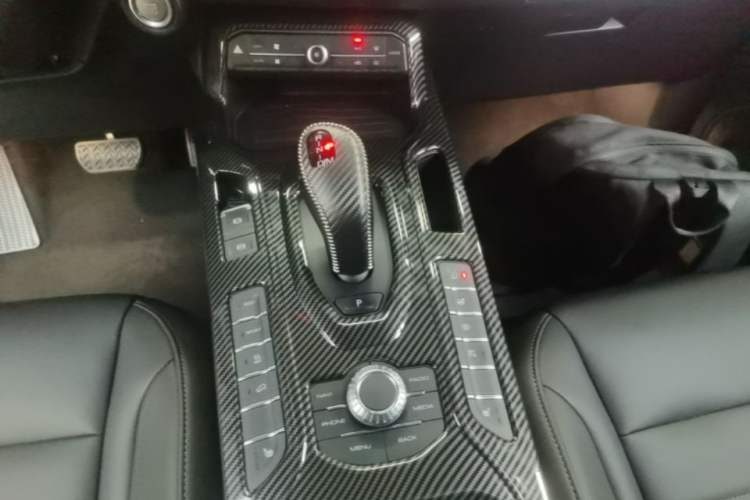 Used Wey VV5 2020 1.5T Two-Wheel Drive Smart Pioneer Gear Lever