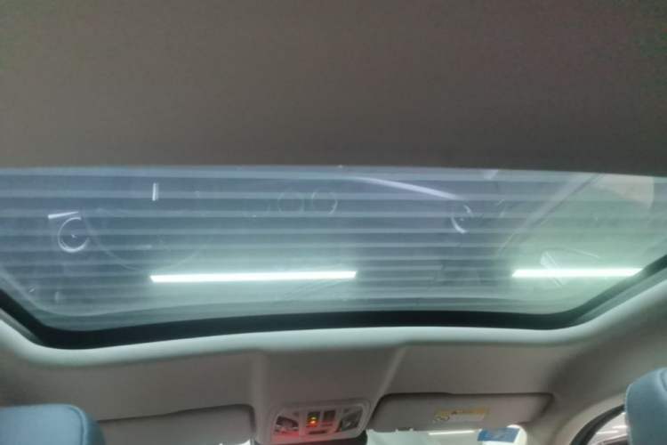 Used Wey VV5 2020 1.5T Two-Wheel Drive Smart Pioneer Headliner