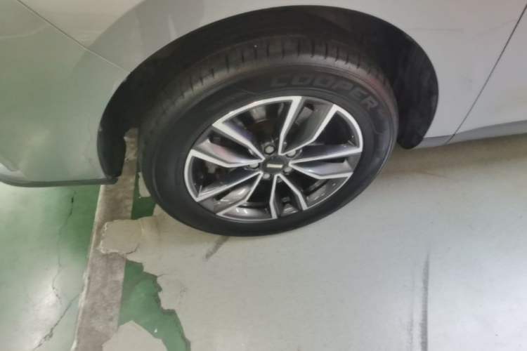 Used Wey VV5 2020 1.5T Two-Wheel Drive Smart Pioneer Left Front Wheel Hub