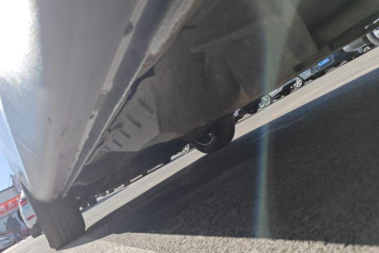 Used Wey VV5 2020 1.5T Two-Wheel Drive Smart Pioneer Left Side Sill