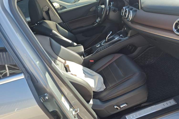 Used Wey VV5 2020 1.5T Two-Wheel Drive Smart Pioneer Right Front Seat