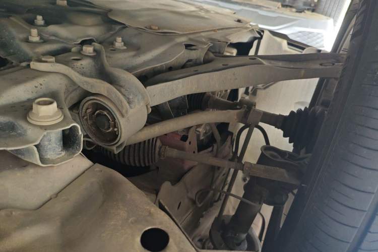 Used Wey VV5 2020 1.5T Two-Wheel Drive Color Pioneer Chassis Front Left