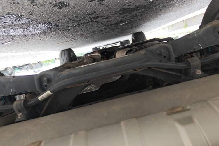 Used Wey VV5 2020 1.5T Two-Wheel Drive Smart Pioneer Chassis Rear