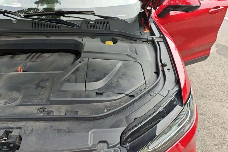 Used Wey VV5 2020 1.5T Two-Wheel Drive Color Pioneer Engine Bay Left