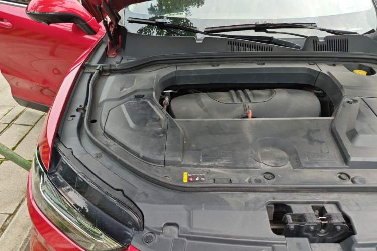 Used Wey VV5 2020 1.5T Two-Wheel Drive Color Pioneer Engine Bay Right