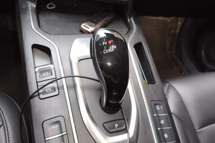 Used Wey VV5 2020 1.5T Two-Wheel Drive Smart Pioneer Gear Lever
