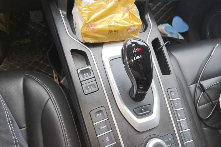Used Wey VV5 2020 1.5T Two-Wheel Drive Smart Pioneer Gear Lever
