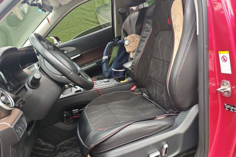Used Wey VV5 2020 1.5T Two-Wheel Drive Color Pioneer Left Front Seat