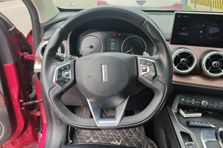 Used Wey VV5 2020 1.5T Two-Wheel Drive Color Pioneer Steering Wheel