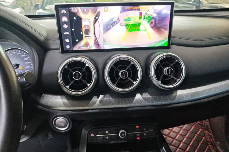 Used Wey VV5 2020 1.5T Two-Wheel Drive Color Pioneer Audio And AC Panel