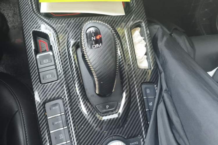 Used Wey VV5 2020 1.5T Two-Wheel Drive Smart Pioneer Gear Lever