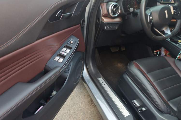 Used Wey VV5 2020 1.5T Two-Wheel Drive Smart Pioneer Interior 3