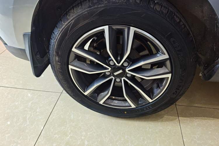 Used Wey VV5 2020 1.5T Two-Wheel Drive Color Pioneer Right Rear Wheel Hub
