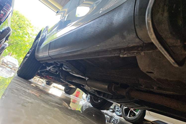 Used Wey VV5 2020 1.5T Two-Wheel Drive Color Pioneer Right Side Sill