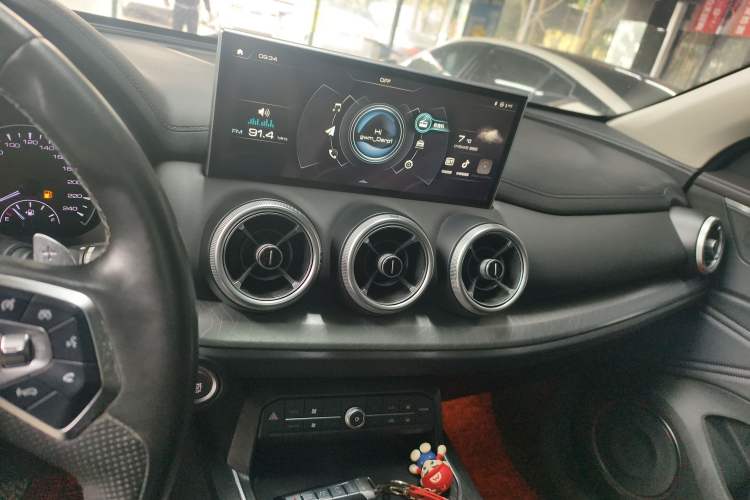 Used Wey VV5 2020 1.5T Two-Wheel Drive Color Pioneer Audio And AC Panel