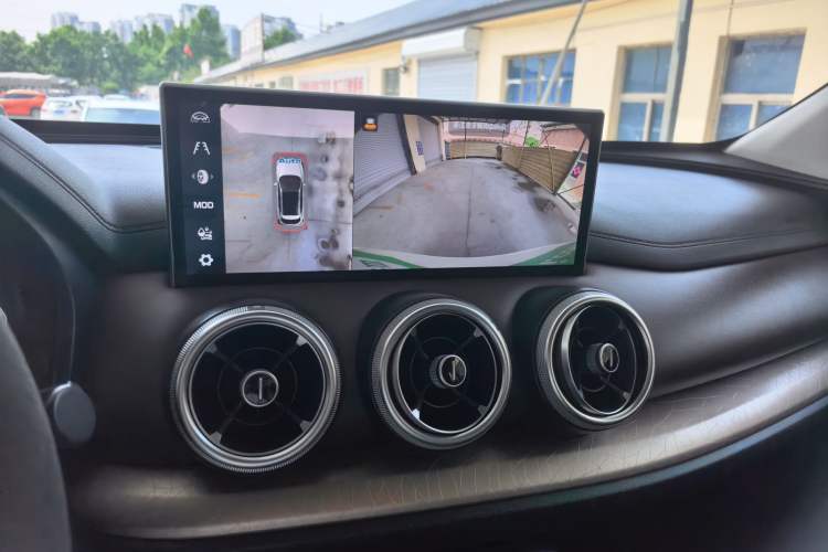 Used Wey VV5 2020 1.5T Two-Wheel Drive Smart Pioneer Audio And AC Panel