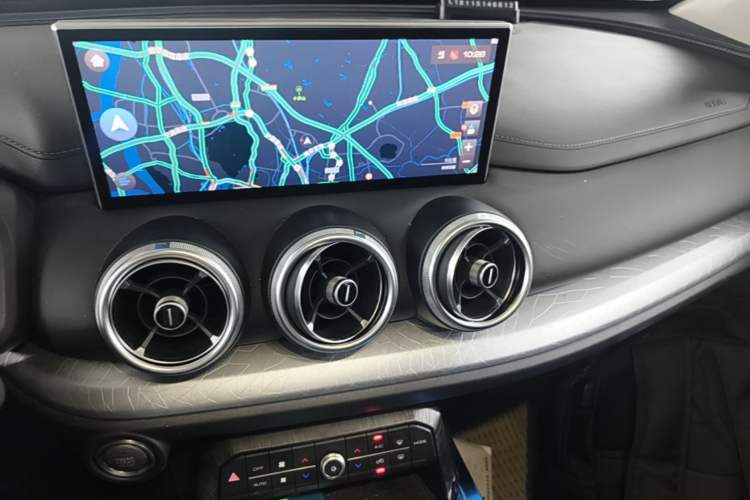Used Wey VV5 2020 1.5T Two-Wheel Drive Smart Pioneer Audio And AC Panel