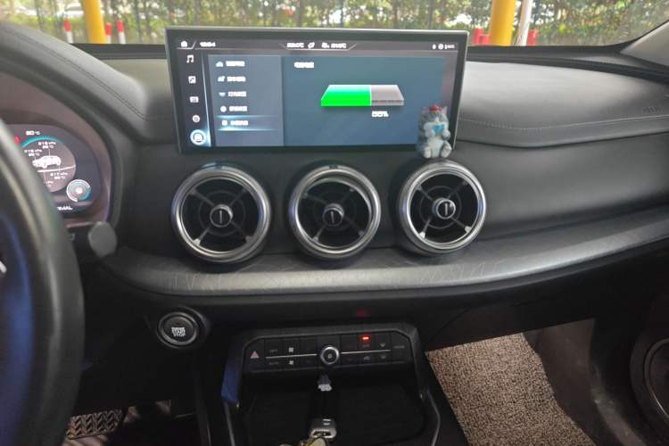 Used Wey VV5 2020 1.5T Two-Wheel Drive Smart Pioneer Audio And AC Panel