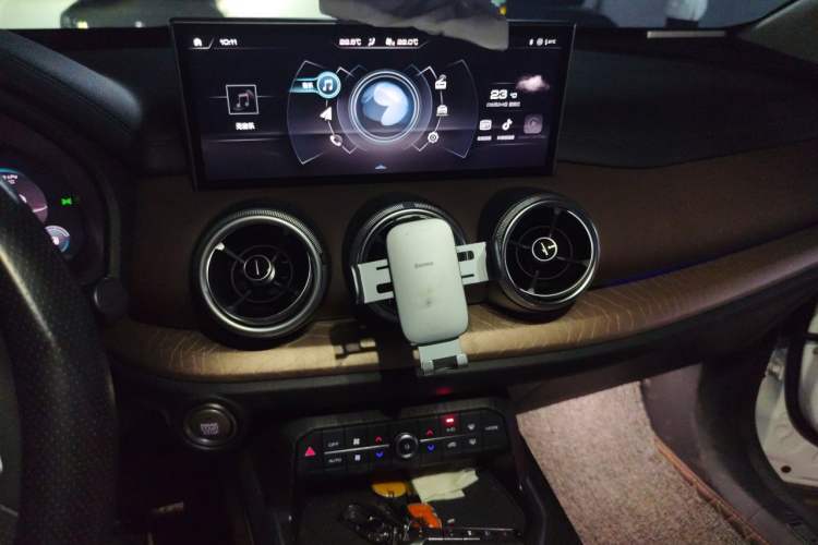 Used Wey VV5 2020 1.5T Two-Wheel Drive Smart Pioneer Audio And AC Panel