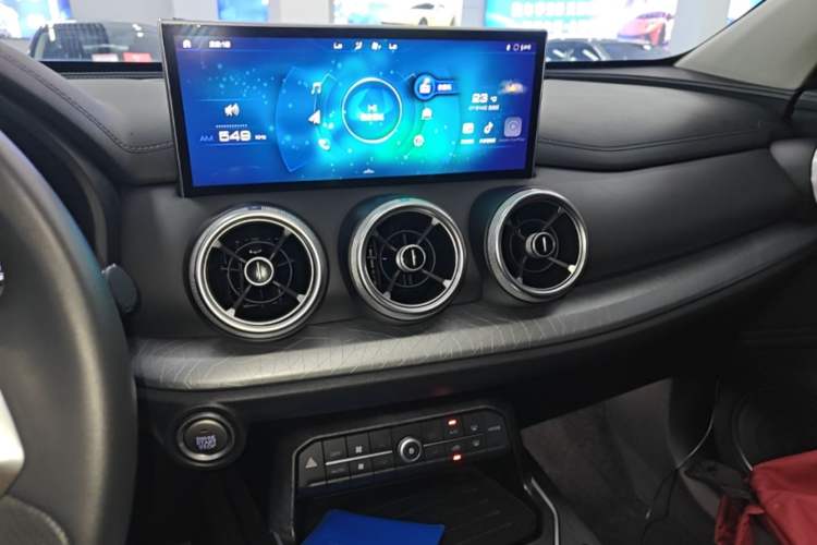 Used Wey VV5 2020 1.5T Two-Wheel Drive Color Pioneer Audio And AC Panel