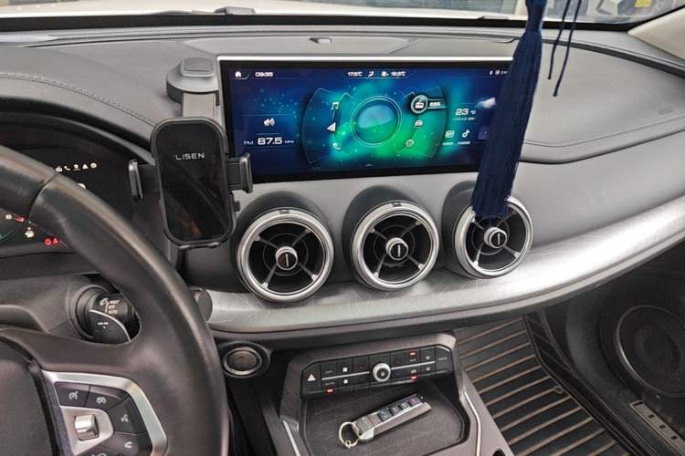 Used Wey VV5 2020 1.5T Two-Wheel Drive Smart Pioneer Audio And AC Panel