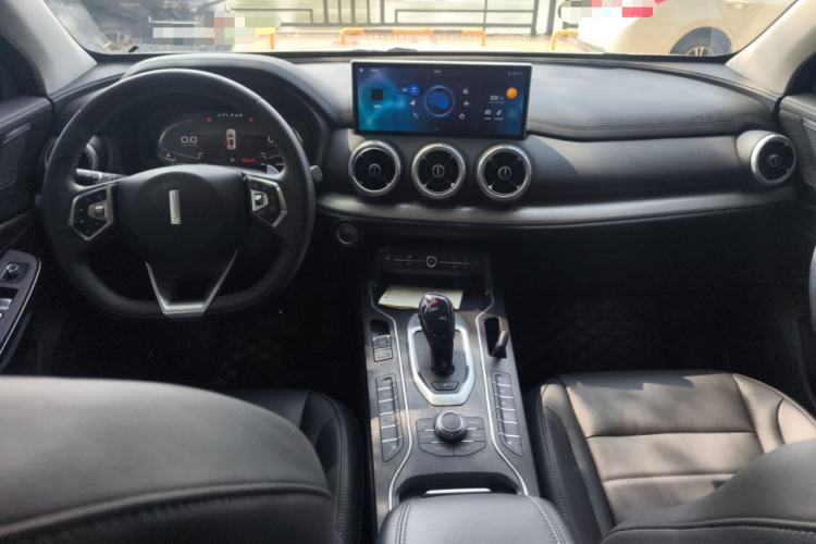 Used Wey VV5 2020 1.5T Two-Wheel Drive Smart Pioneer Center Console