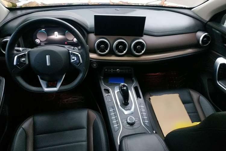 Used Wey VV5 2020 1.5T Two-Wheel Drive Smart Pioneer Center Console