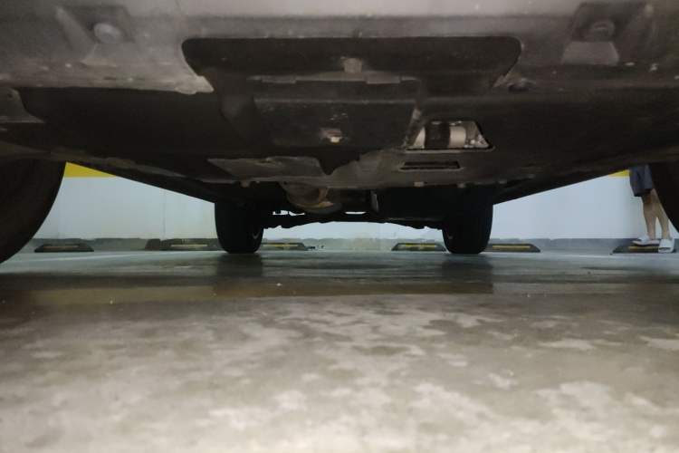 Used Wey VV5 2020 1.5T Two-Wheel Drive Color Pioneer Chassis Front