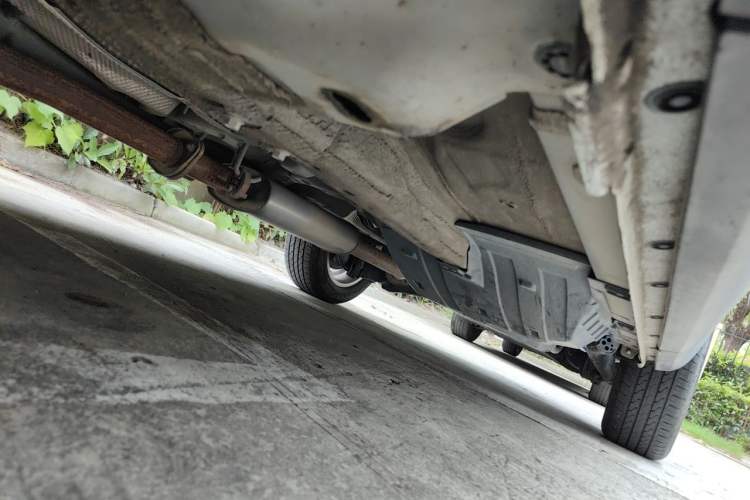 Used Wey VV5 2020 1.5T Two-Wheel Drive Color Pioneer Chassis Front Left