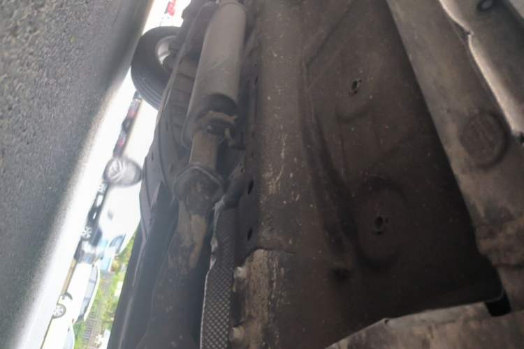 Used Wey VV5 2020 1.5T Two-Wheel Drive Color Pioneer Chassis Front Right