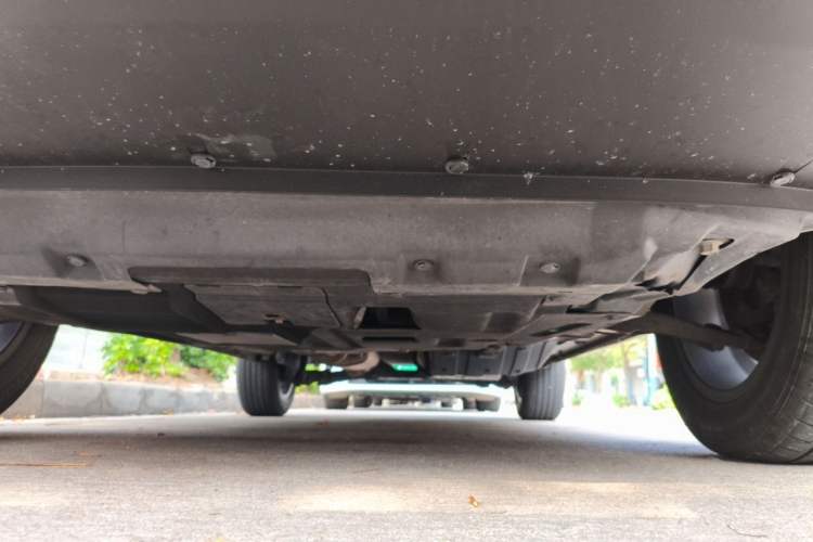 Used Wey VV5 2020 1.5T Two-Wheel Drive Color Pioneer Chassis Front