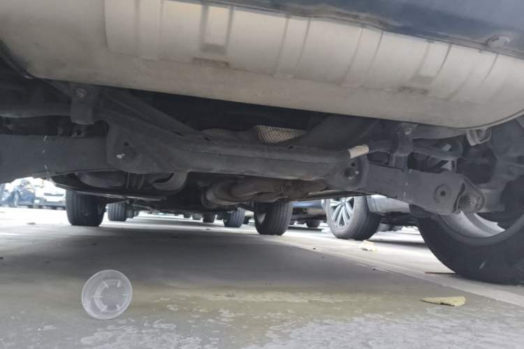 Used Wey VV5 2020 1.5T Two-Wheel Drive Color Pioneer Chassis Rear