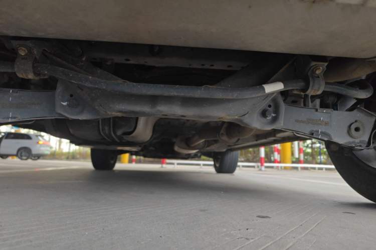 Used Wey VV5 2020 1.5T Two-Wheel Drive Smart Pioneer Chassis Rear