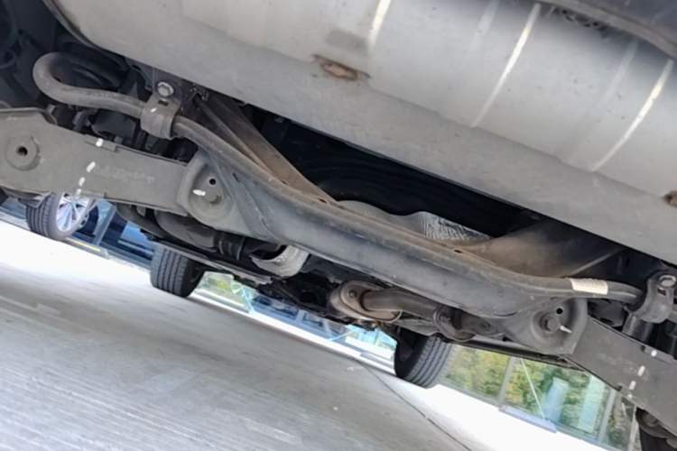 Used Wey VV5 2020 1.5T Two-Wheel Drive Smart Pioneer Chassis Rear